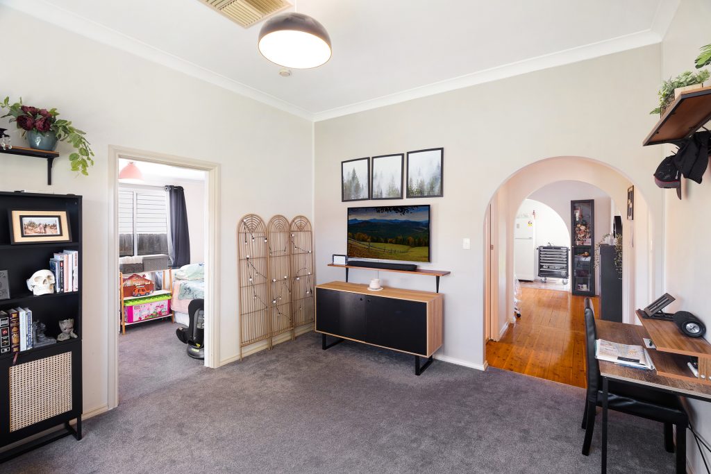 13 Yarran Street, Leeton NSW 2705 - photo 3