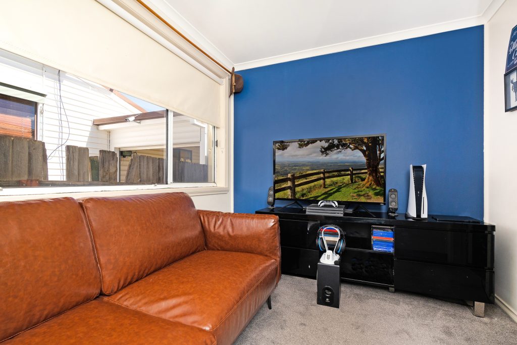 13 Yarran Street, Leeton NSW 2705 - photo 9