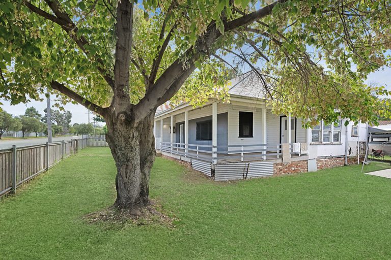 20 Chantilly Street, Narrandera NSW 2700 - photo 12