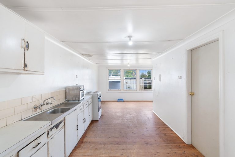 20 Chantilly Street, Narrandera NSW 2700 - photo 5