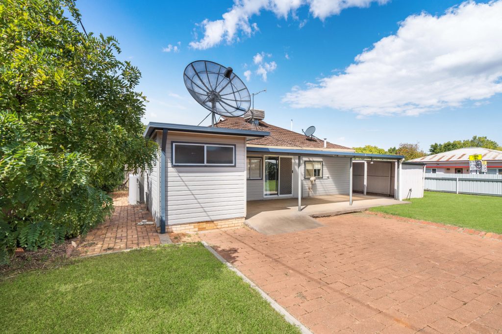 19 Ash Street, Leeton NSW 2705 - photo 11
