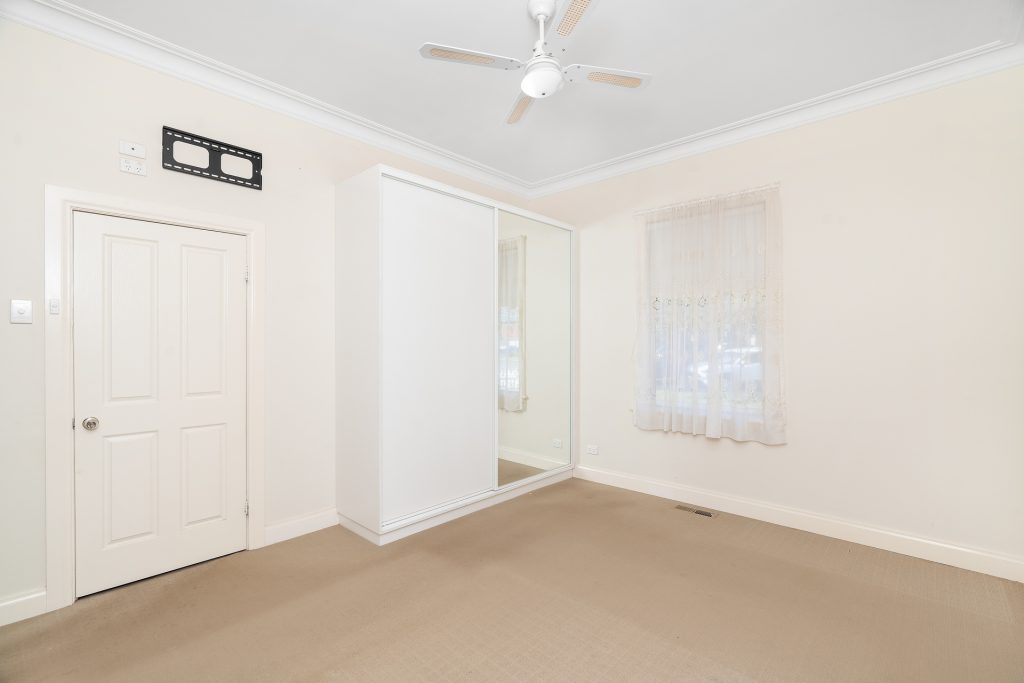 19 Ash Street, Leeton NSW 2705 - photo 4