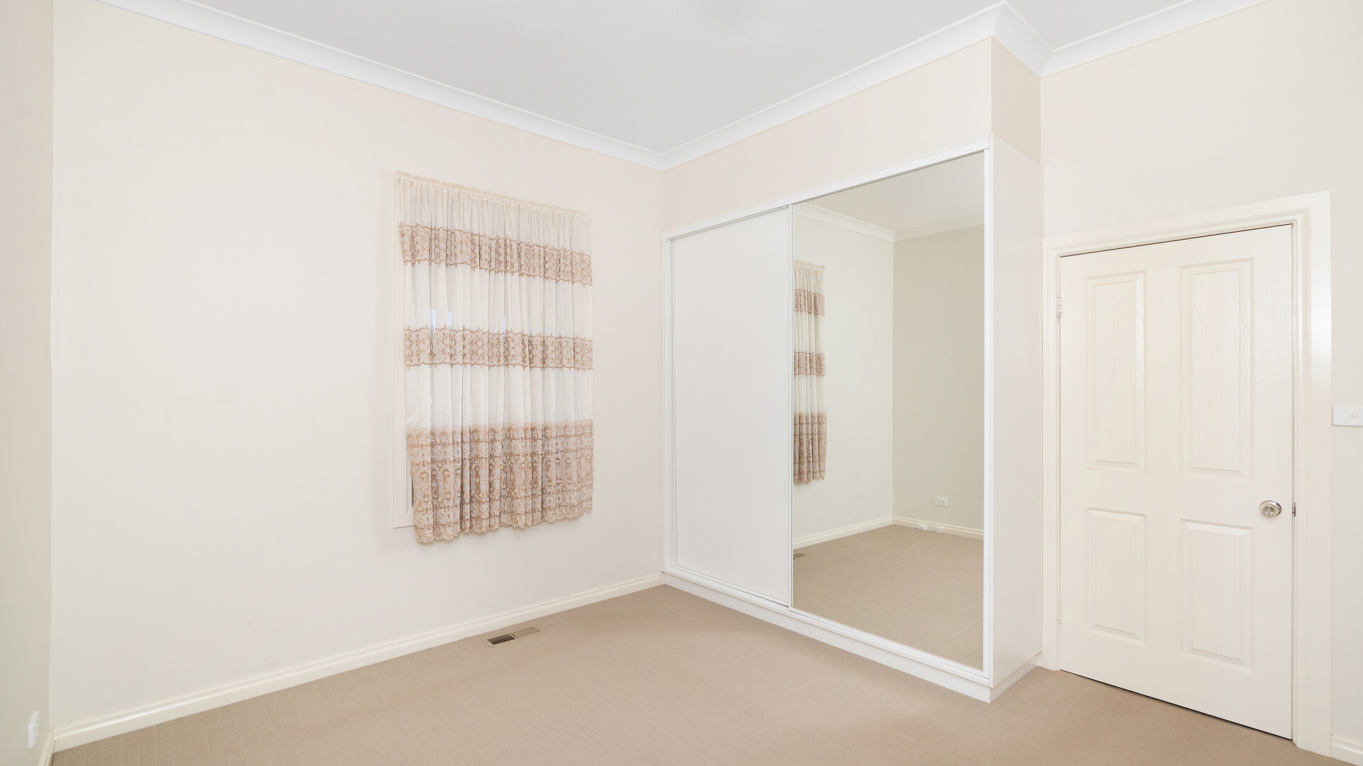 19 Ash Street, Leeton NSW 2705 - photo 6