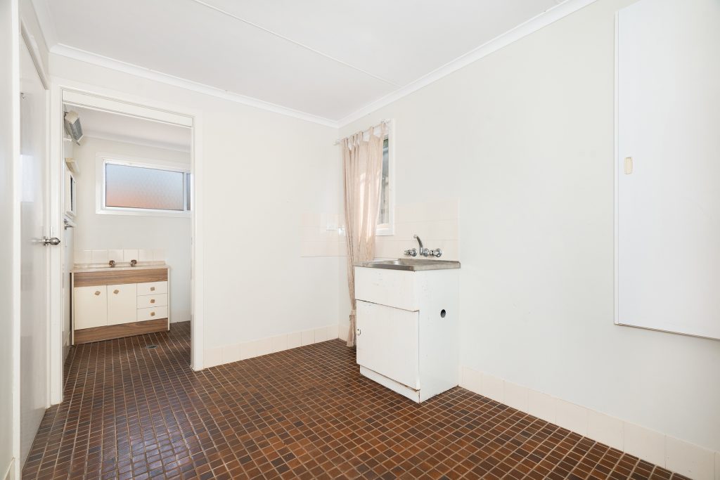 19 Ash Street, Leeton NSW 2705 - photo 8