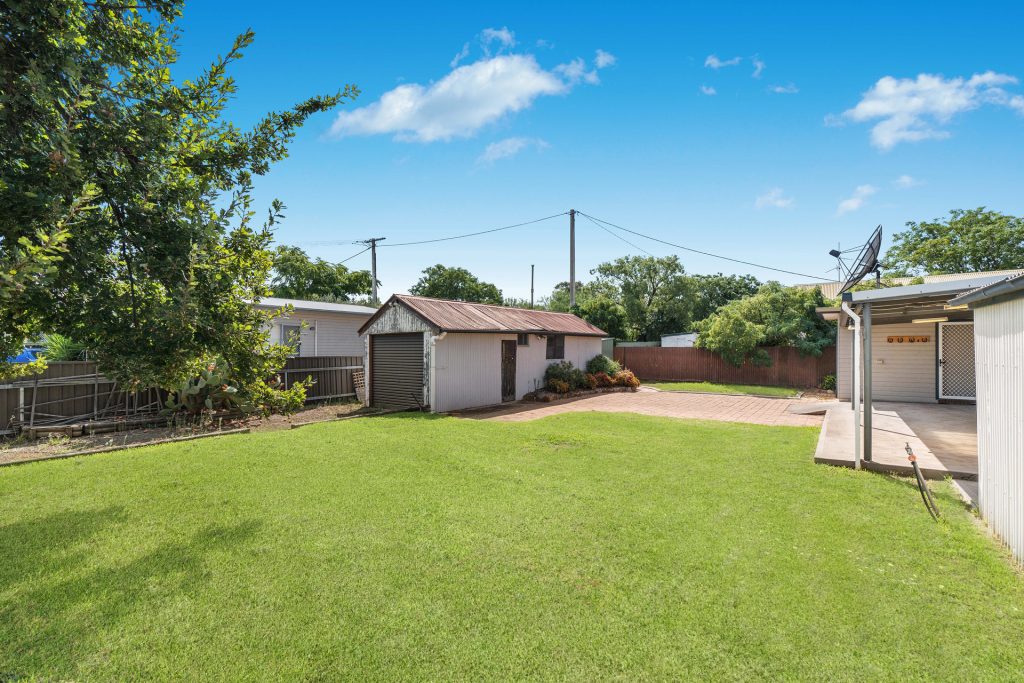 19 Ash Street, Leeton NSW 2705 - photo 10
