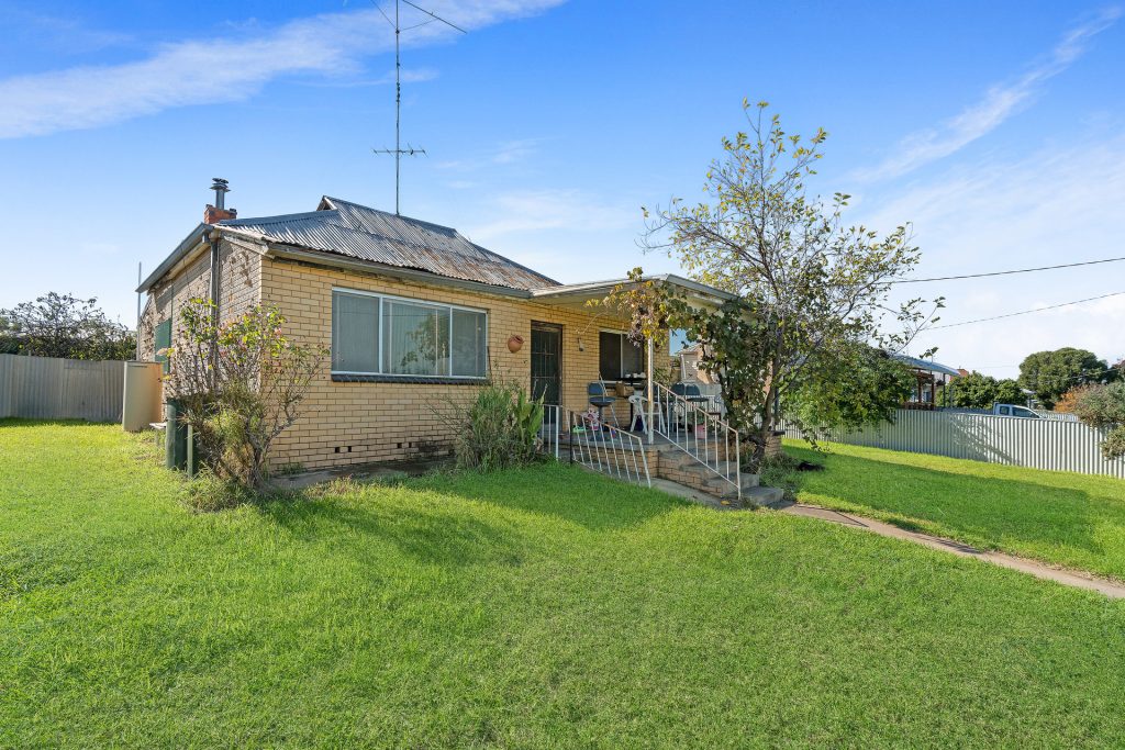 49 Roslyn Street, Narrandera NSW 2700 - McGrath Riverina