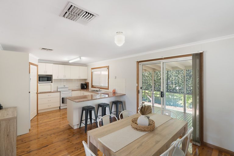 1 Beckham Street, Narrandera NSW 2700 - photo 2