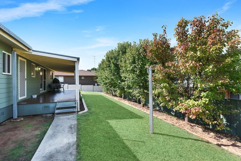 1 Beckham Street, Narrandera NSW 2700 - photo 13