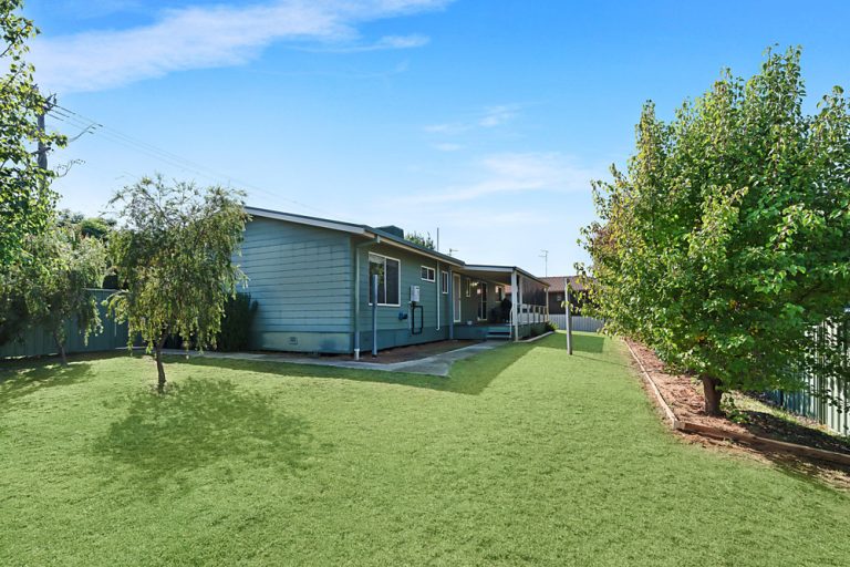 1 Beckham Street, Narrandera NSW 2700 - photo 16