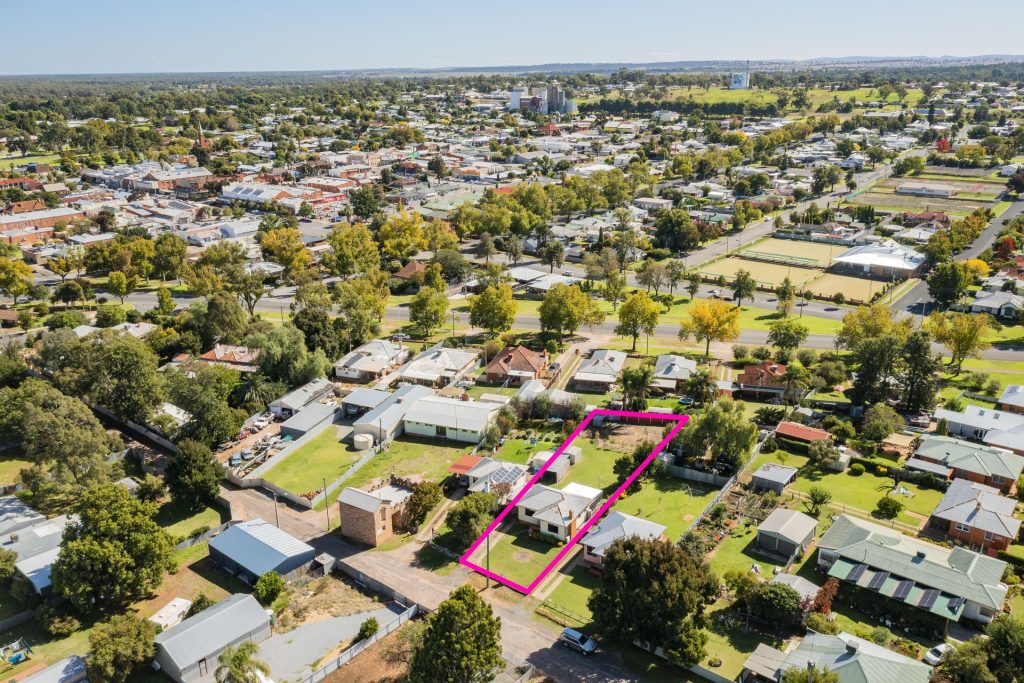 5 Sturt Street, Narrandera NSW 2700 - photo 3