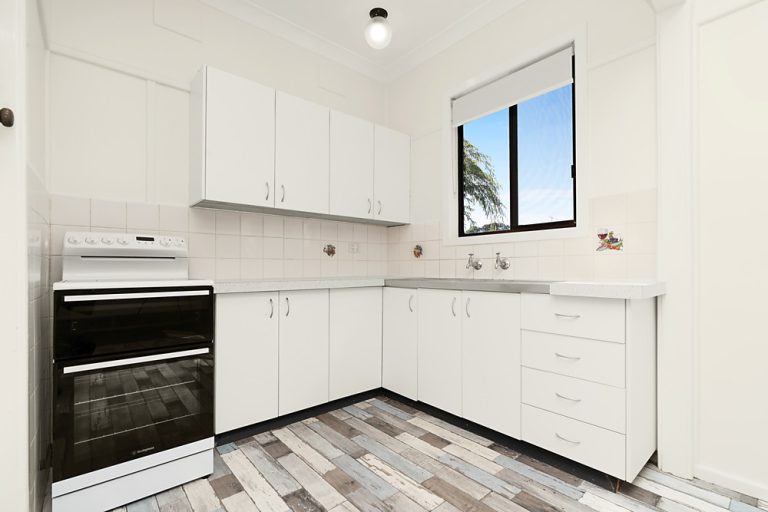 5 Sturt Street, Narrandera NSW 2700 - photo 6