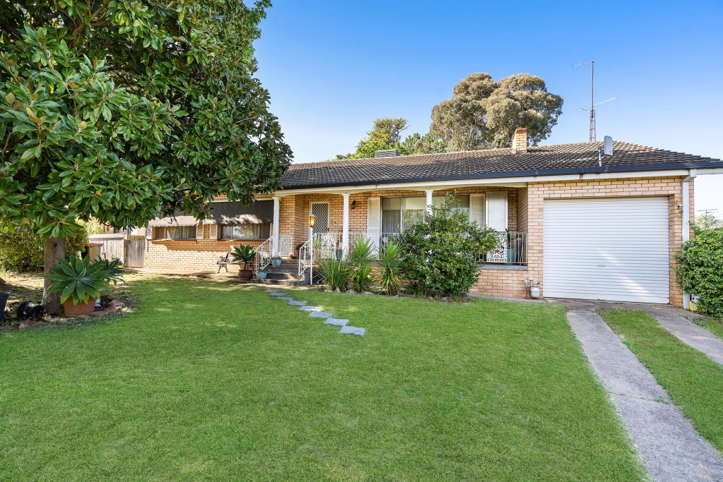 12 Gordon Street, Narrandera NSW 2700 - McGrath Riverina