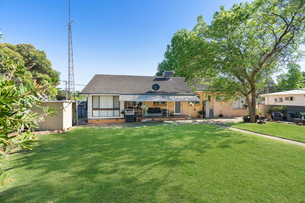 12 Gordon Street, Narrandera NSW 2700 - photo 12