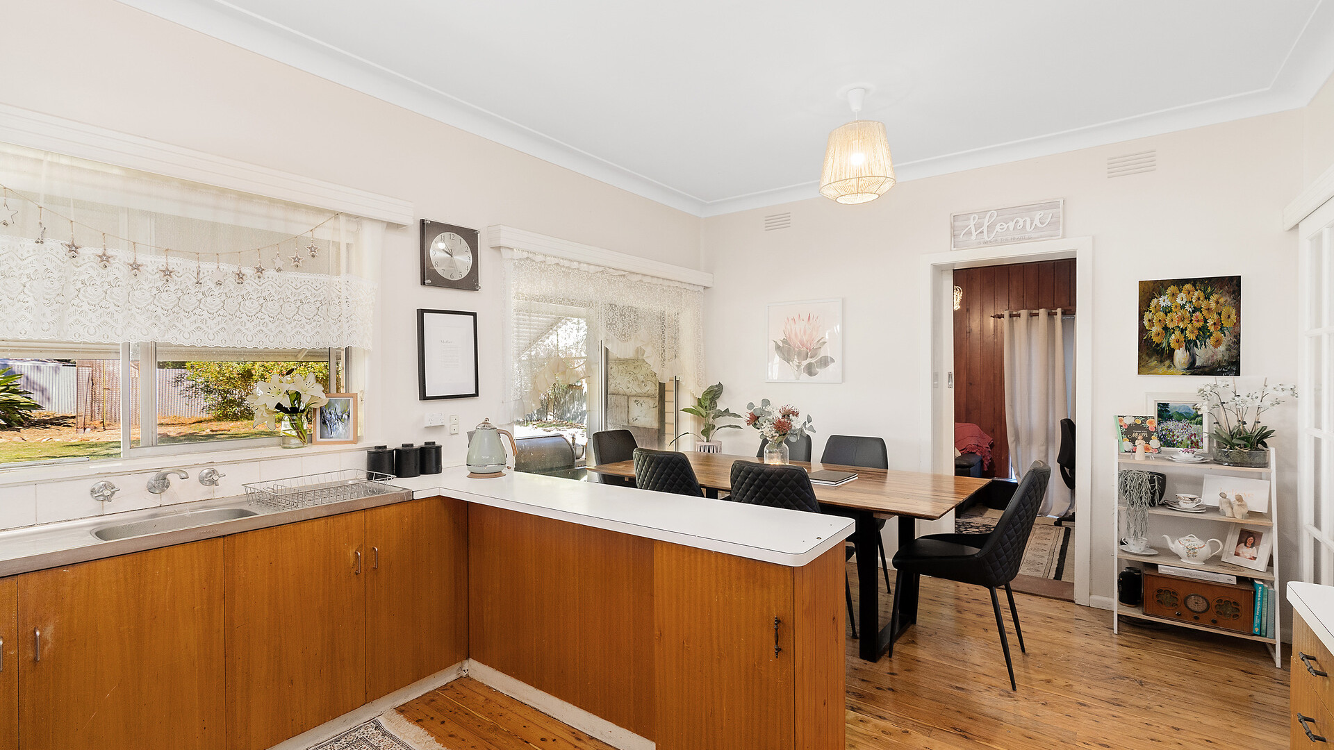 12 Gordon Street, Narrandera NSW 2700 - photo 4