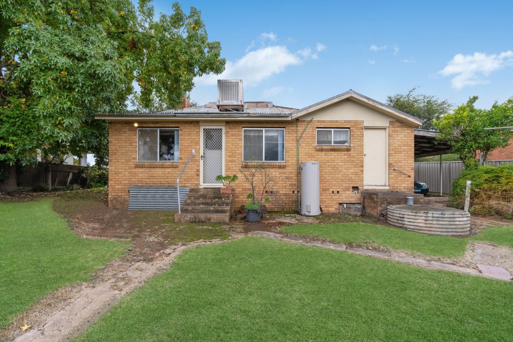 76 Twynam Street, Narrandera NSW 2700 - photo 12