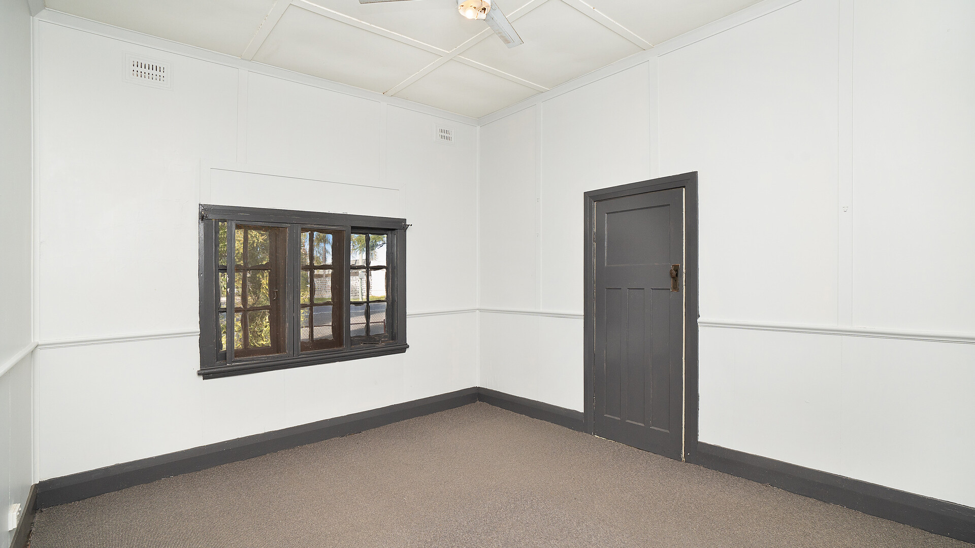154 Gardner Street, Temora NSW 2666 - photo 16