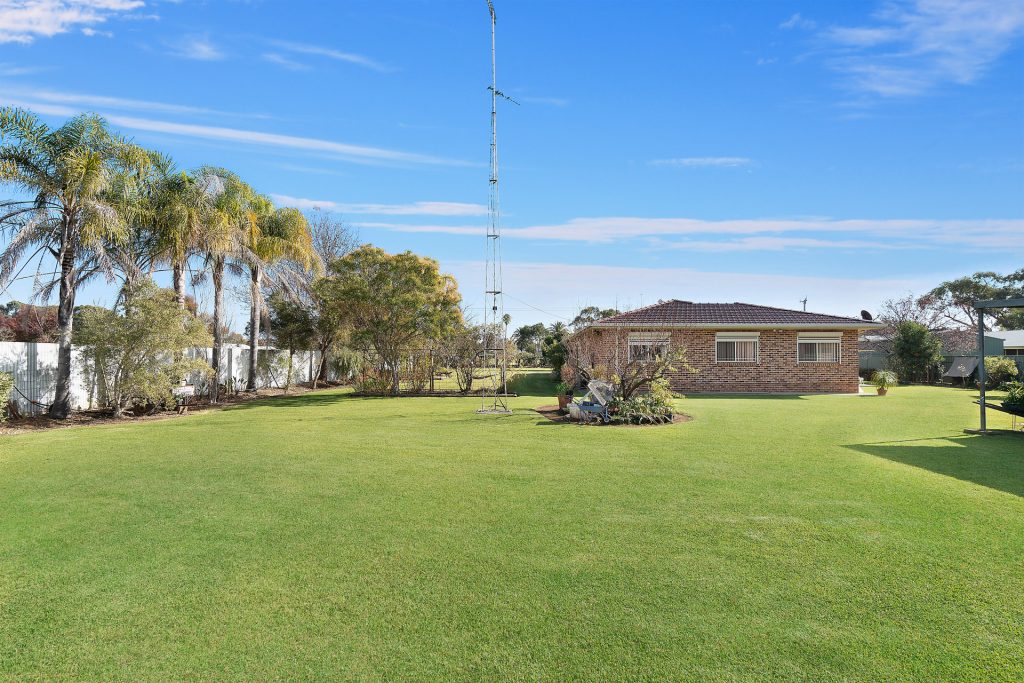 102 Petersham Road, Leeton NSW 2705 - photo 14
