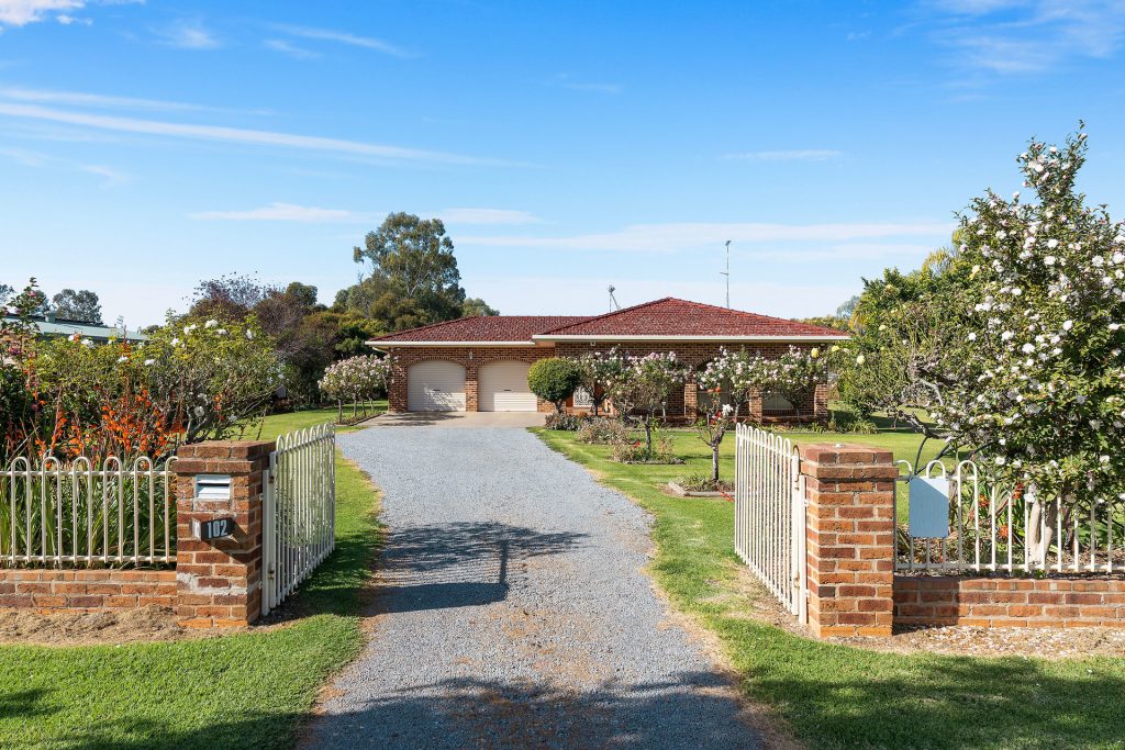 102 Petersham Road, Leeton NSW 2705 - photo 18