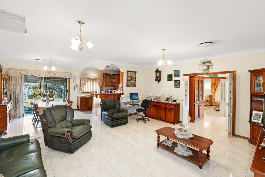 102 Petersham Road, Leeton NSW 2705 - photo 3