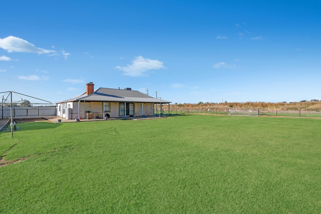 148 Davis Road, Yanco NSW 2703 - photo 14