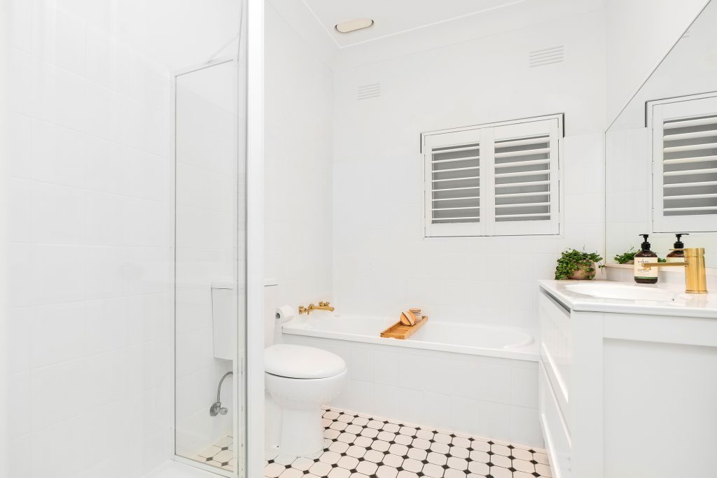 6 Beauty Point Avenue, Turvey Park NSW 2650 - photo 12