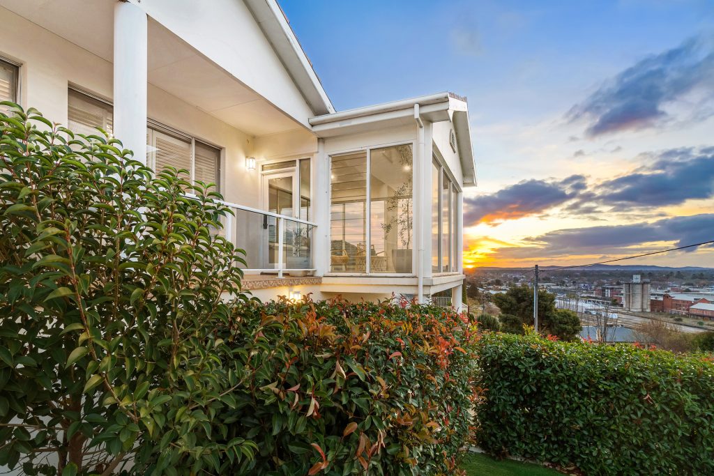 6 Beauty Point Avenue, Turvey Park NSW 2650 - photo 4