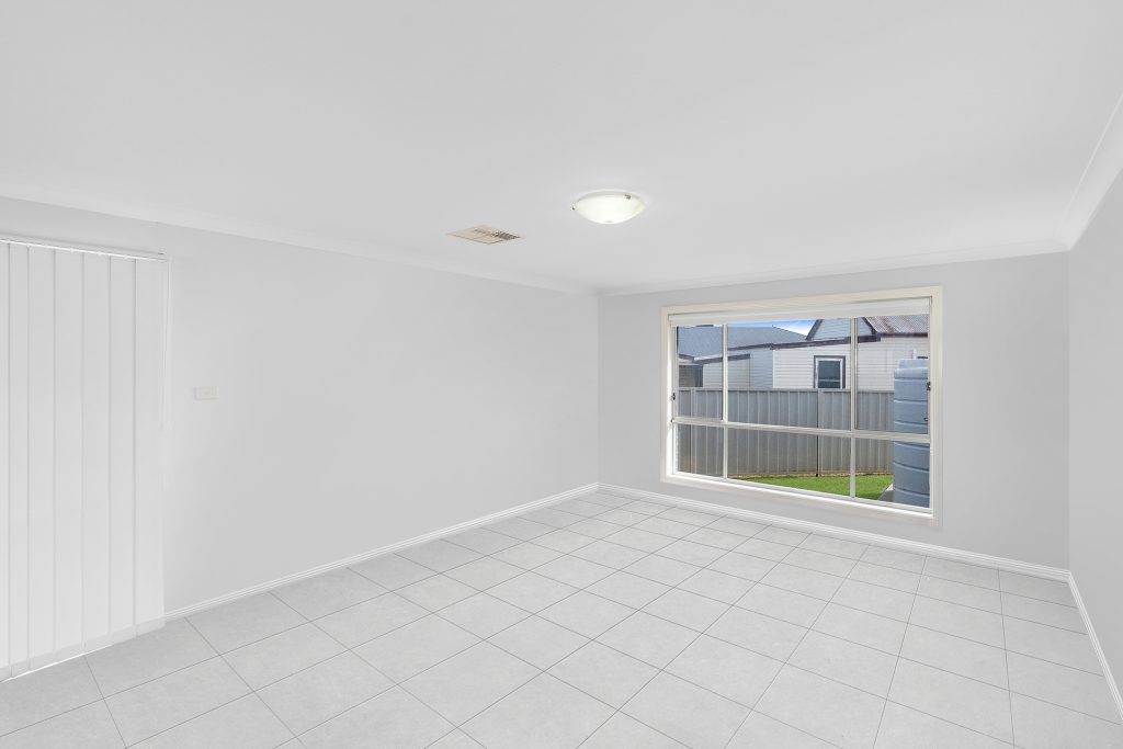 214 Deboos Street, Temora NSW 2666 - photo 4