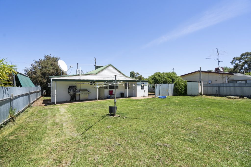 7 Brisbane Street, Wamoon NSW 2705 - photo 13