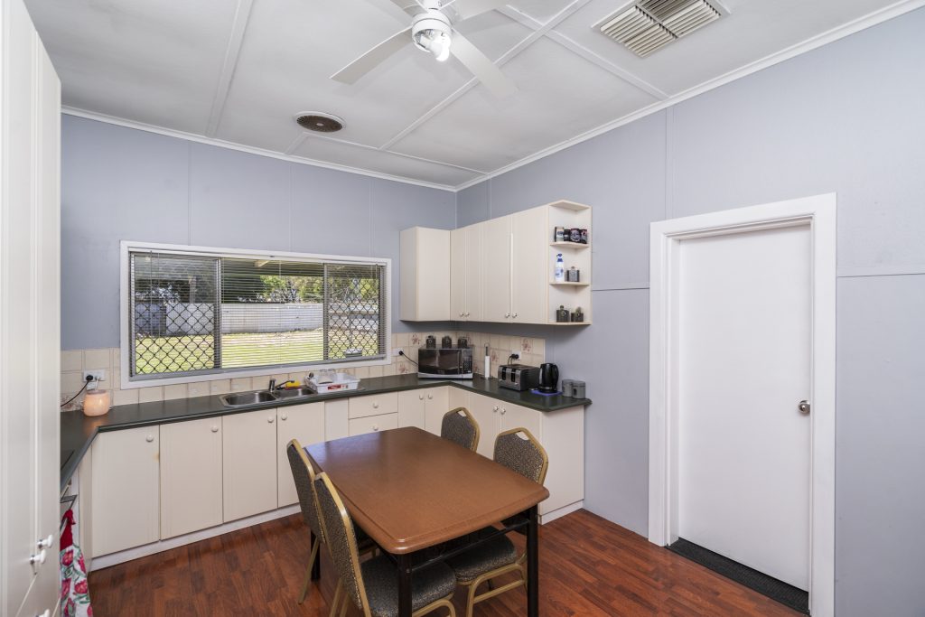 7 Brisbane Street, Wamoon NSW 2705 - photo 7