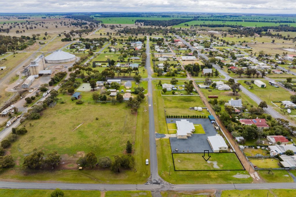 1 Robertson Street, Barmedman NSW 2668 - photo 2