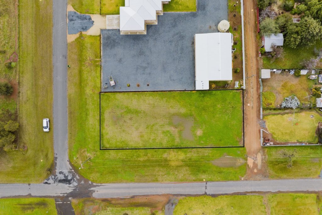 1 Robertson Street, Barmedman NSW 2668 - photo 3
