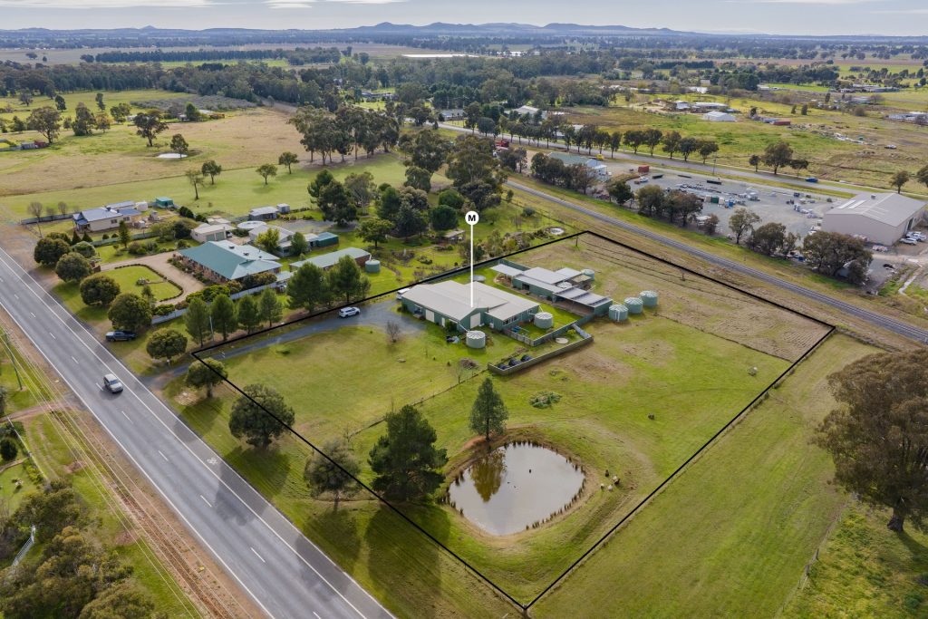 17 Airport Street, Temora NSW 2666 - McGrath Riverina