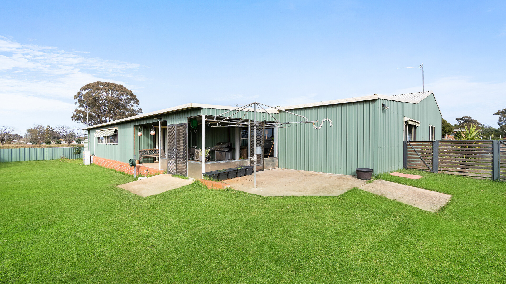 17 Airport Street, Temora NSW 2666 - photo 14