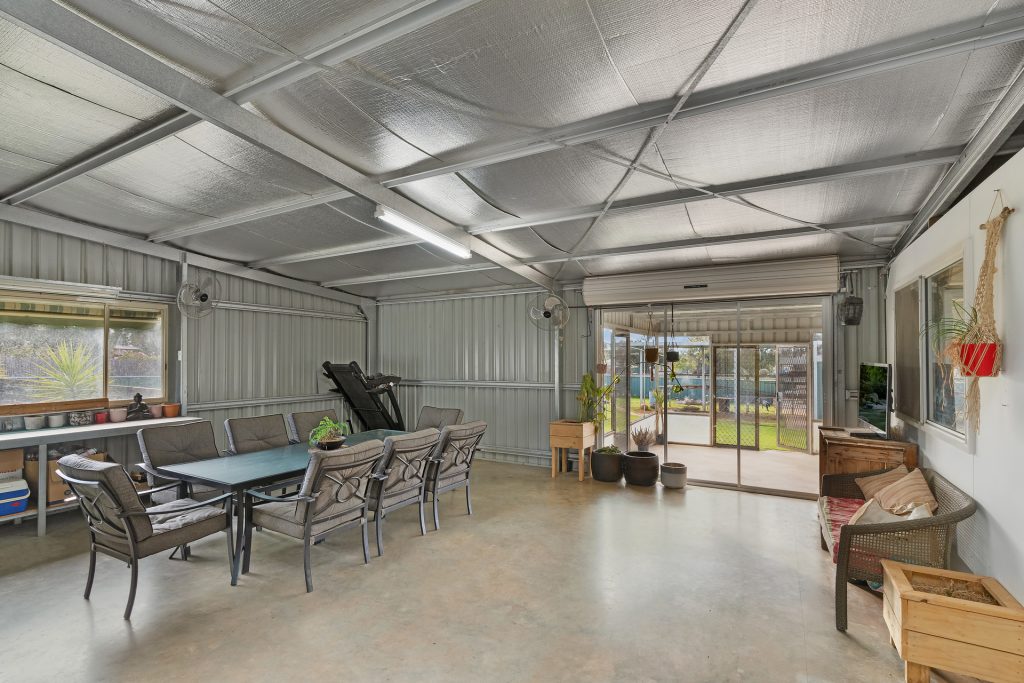17 Airport Street, Temora NSW 2666 - photo 10