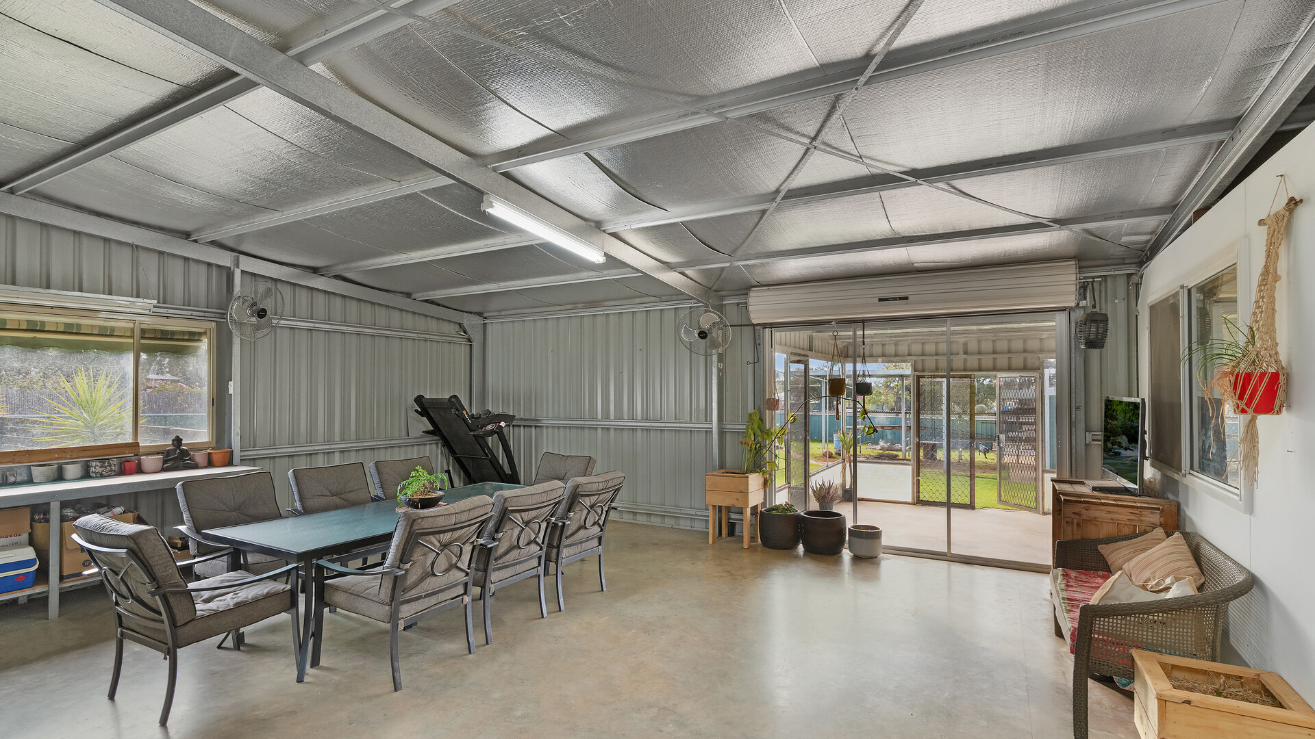 17 Airport Street, Temora NSW 2666 - photo 10