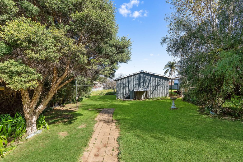 38 Dalgetty Street, Narrandera NSW 2700 - photo 12