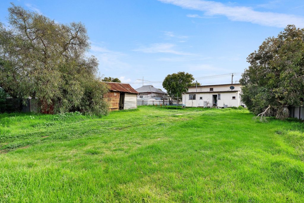 70 Dalgetty Street, Narrandera NSW 2700 - photo 14