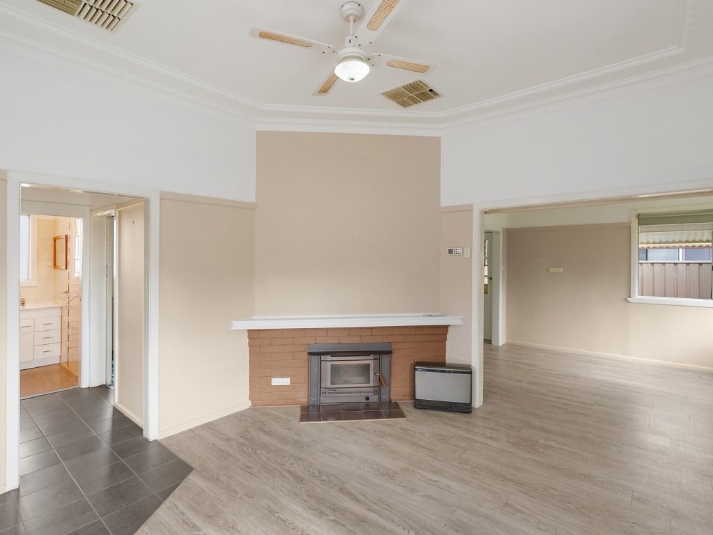 2 Sally Street, Leeton NSW 2705 - photo 2