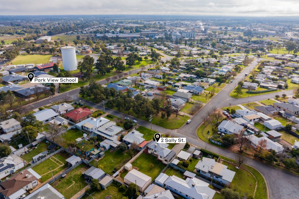 2 Sally Street, Leeton NSW 2705 - photo 12