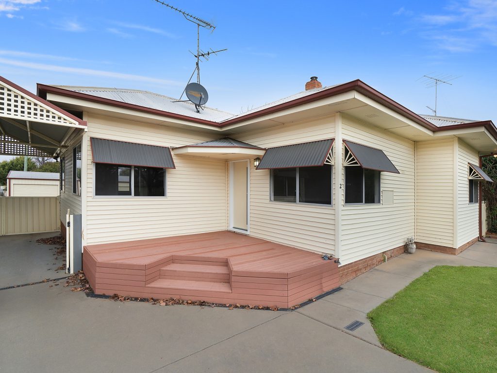 2 Sally Street, Leeton NSW 2705 - photo 13