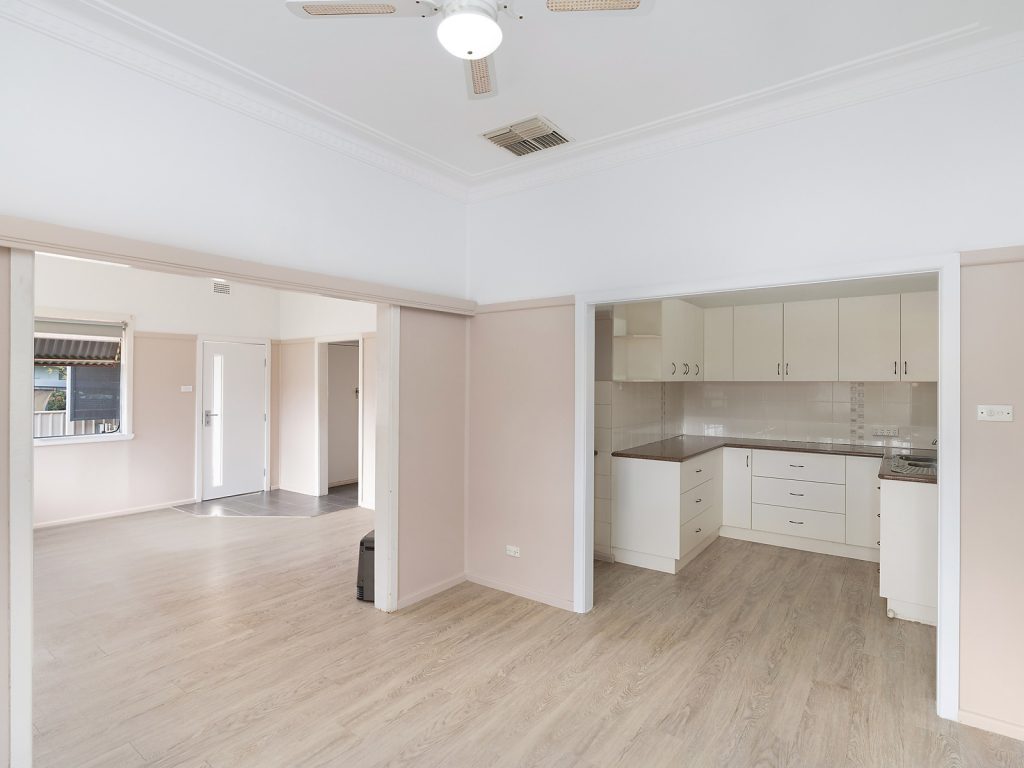 2 Sally Street, Leeton NSW 2705 - photo 5