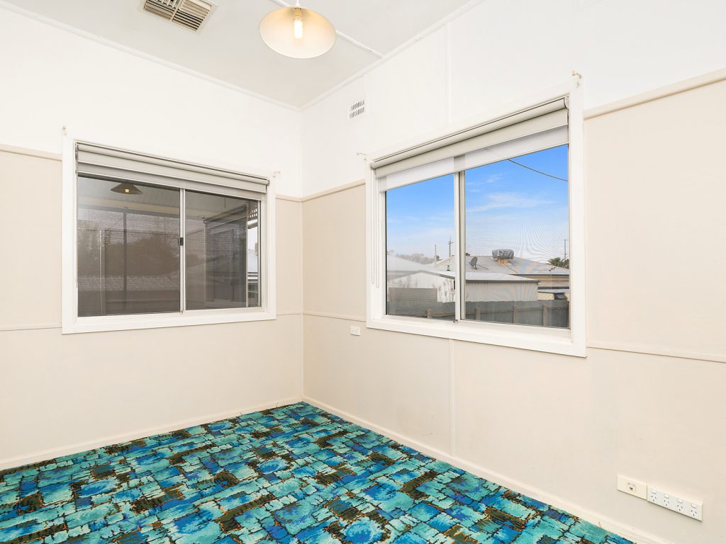 2 Sally Street, Leeton NSW 2705 - photo 8