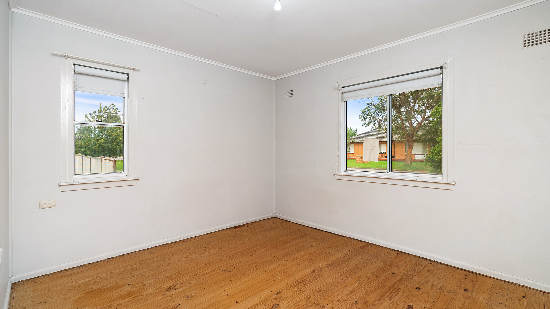 29 Railway Avenue, Leeton NSW 2705 - photo 5