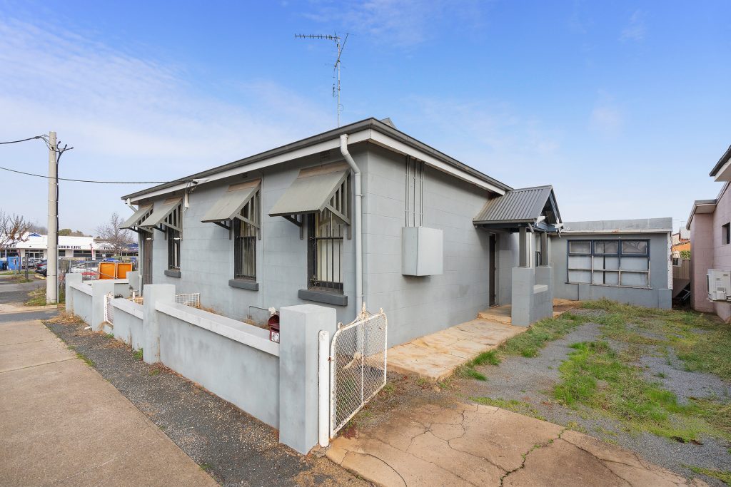 44 & 46B Charles Street, Narrandera NSW 2700 - photo 17