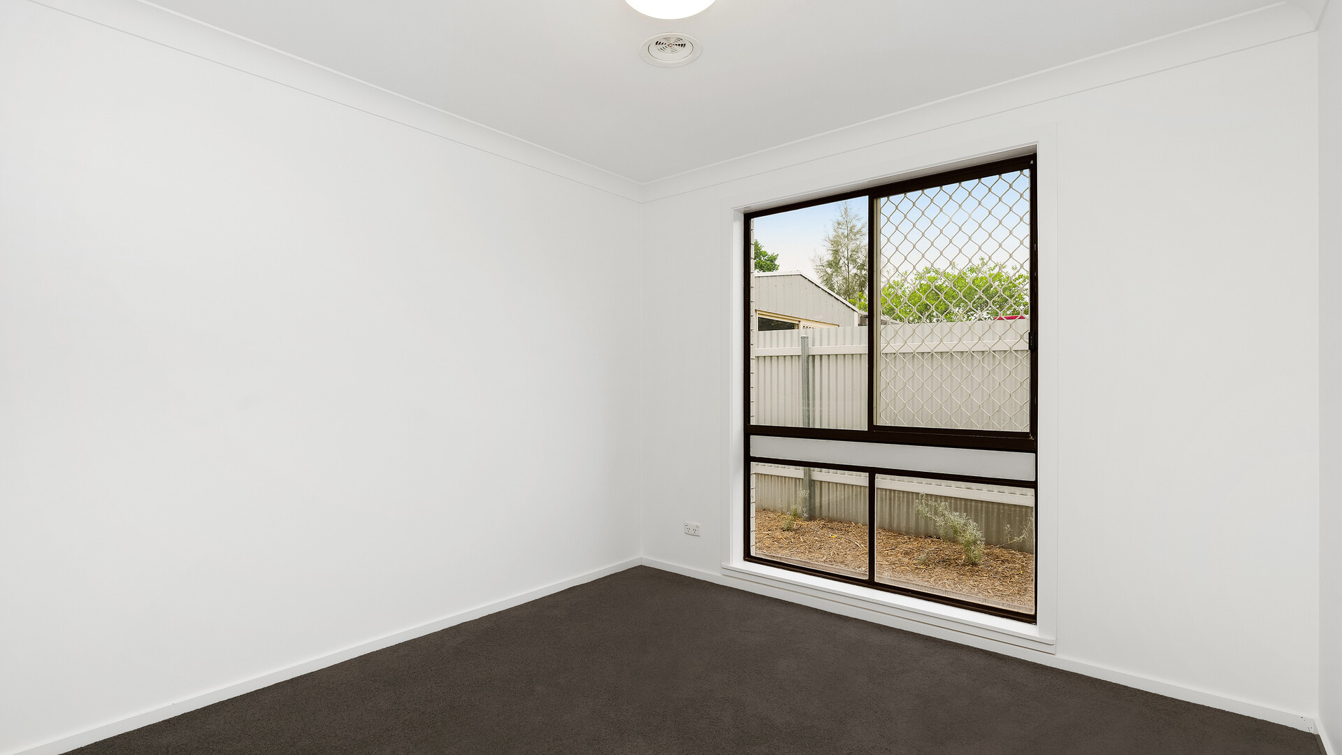 11 Crown Street, Narrandera NSW 2700 - photo 13