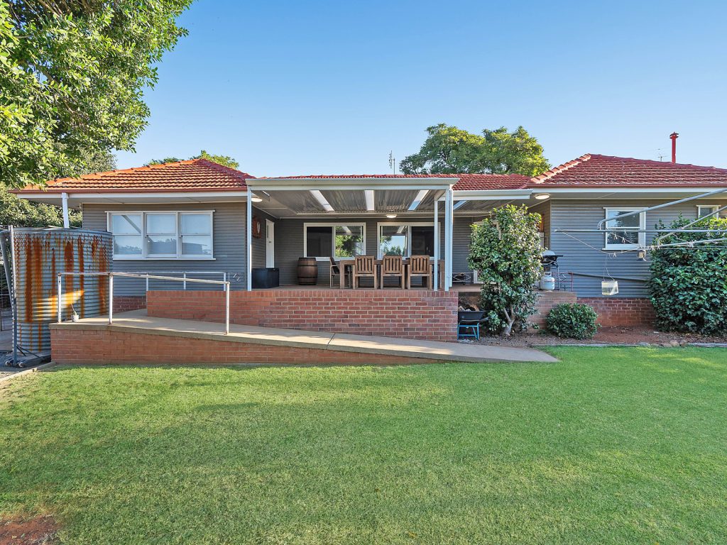 67 Deutcher Street, Temora NSW 2666 - photo 16