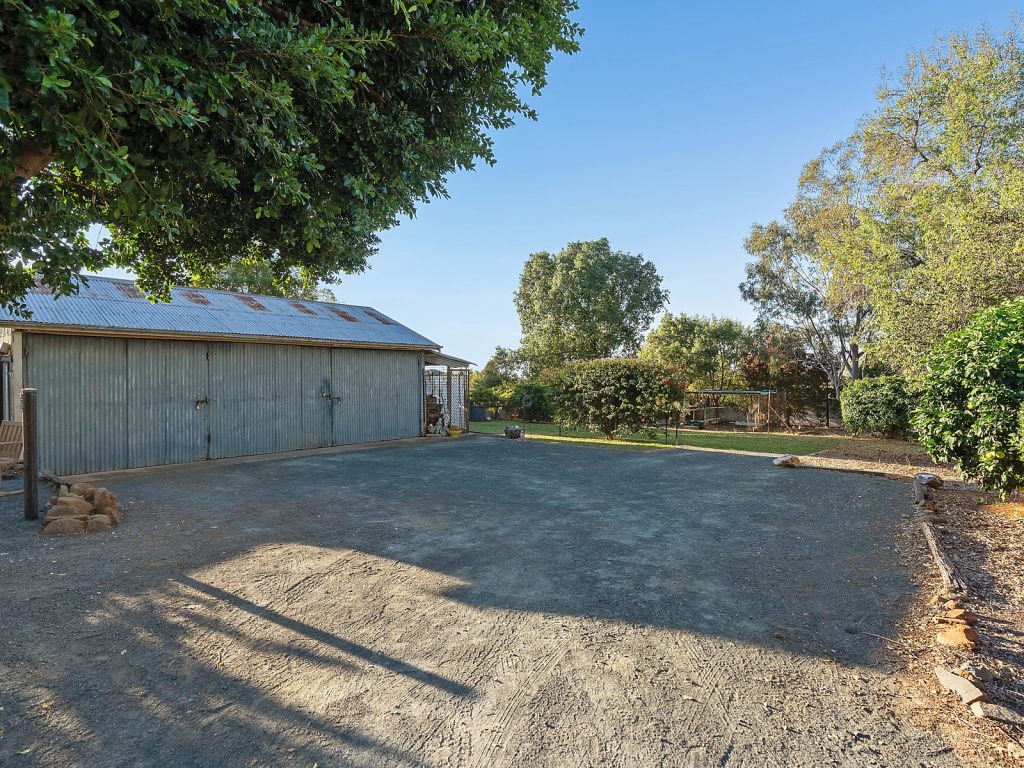 67 Deutcher Street, Temora NSW 2666 - photo 17