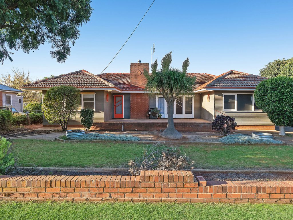 67 Deutcher Street, Temora NSW 2666 - photo 3