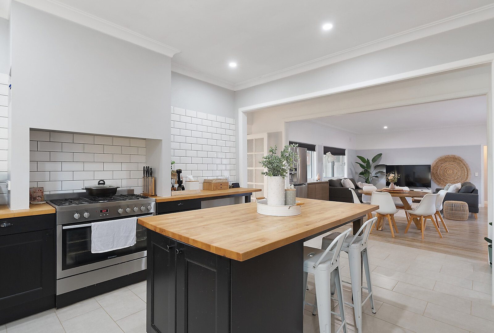 67 Deutcher Street, Temora NSW 2666 - photo 5
