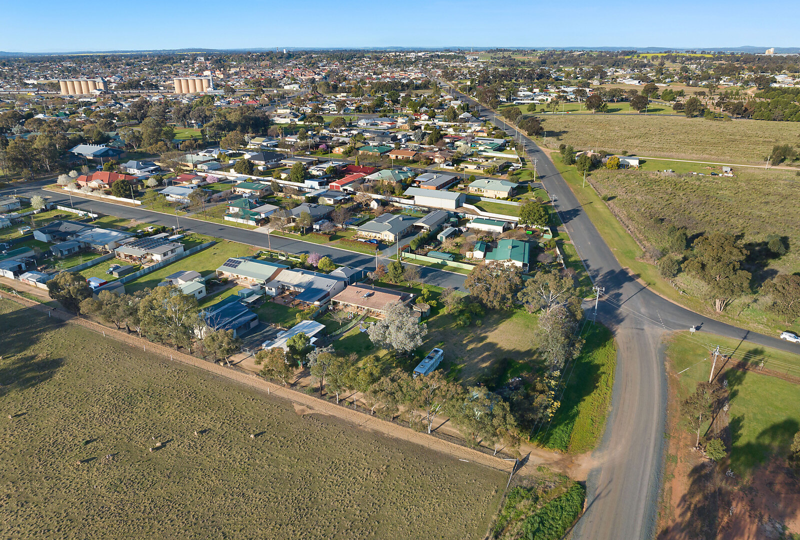 16 Mansfield Road, Temora NSW 2666 - photo 2